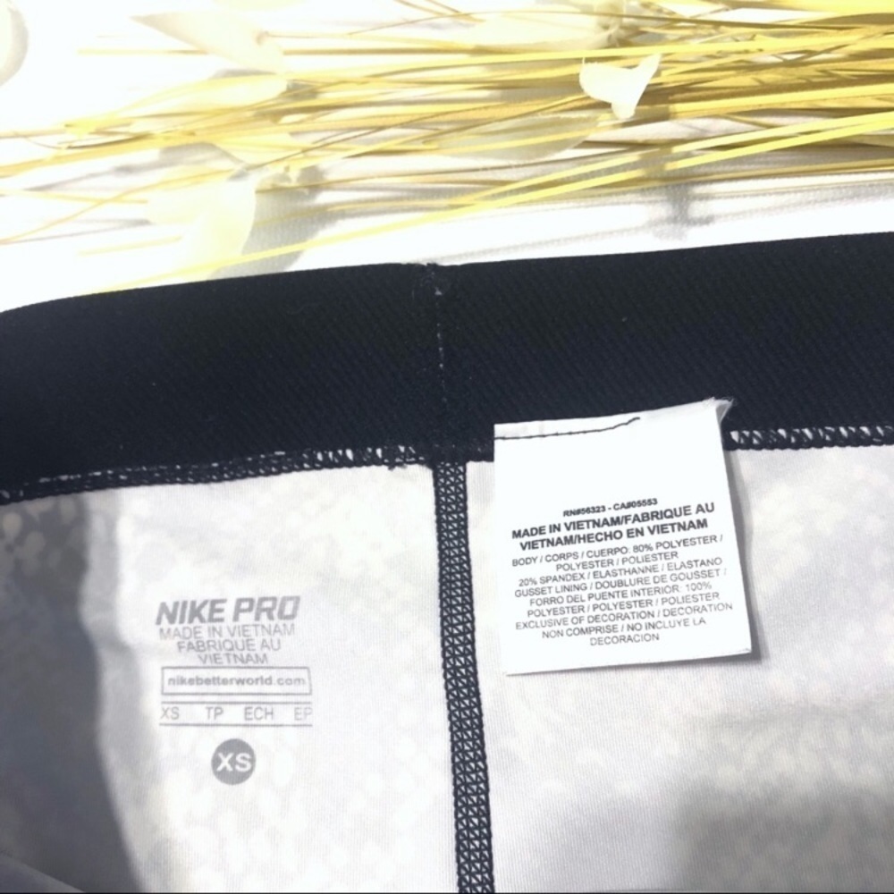NIKE Pro Heights Vixen 3/4 Crop Tights - Picture 7 of 8